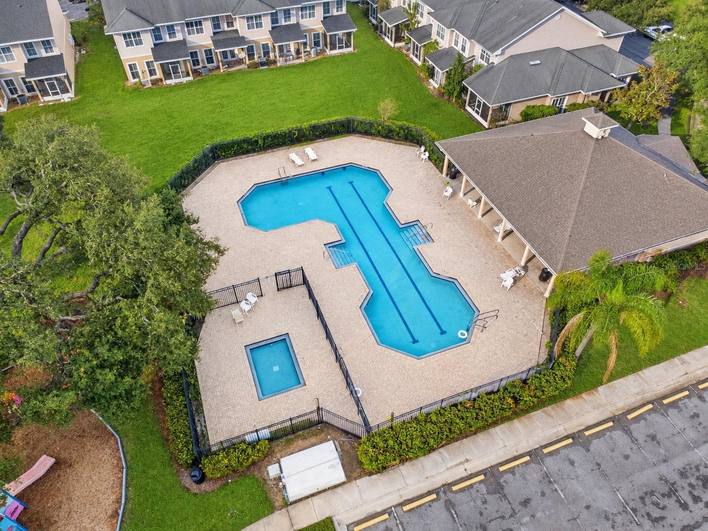 Community Pool Drone - 8011 DOWN ROYAL RD, TAMPA