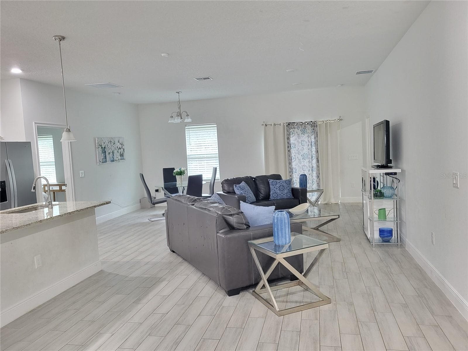 Single Family Residence at 1914 MANATEE LN, POINCIANA, photo 4 of 28