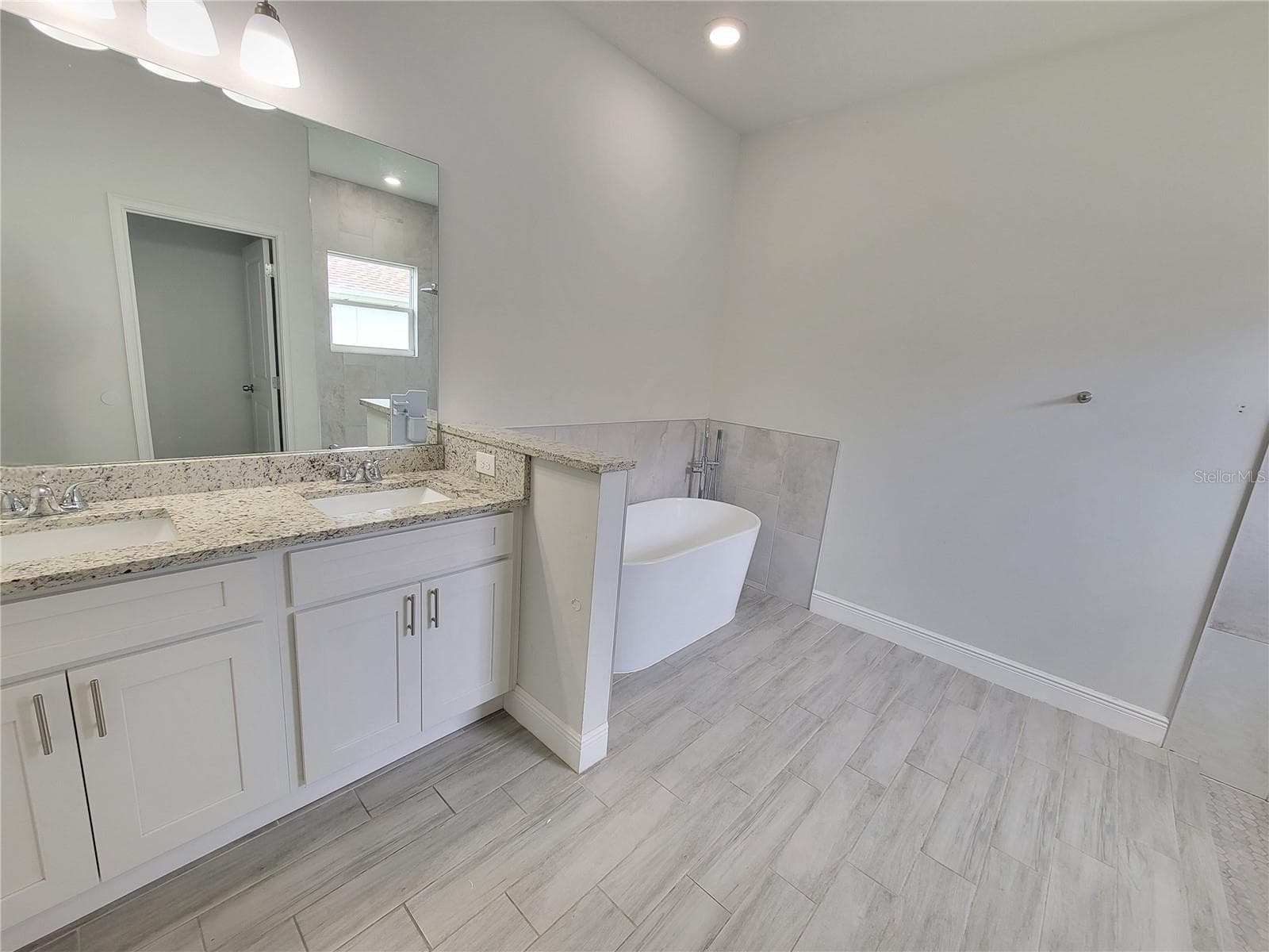 Large Bathroom - 1914 MANATEE LN, POINCIANA