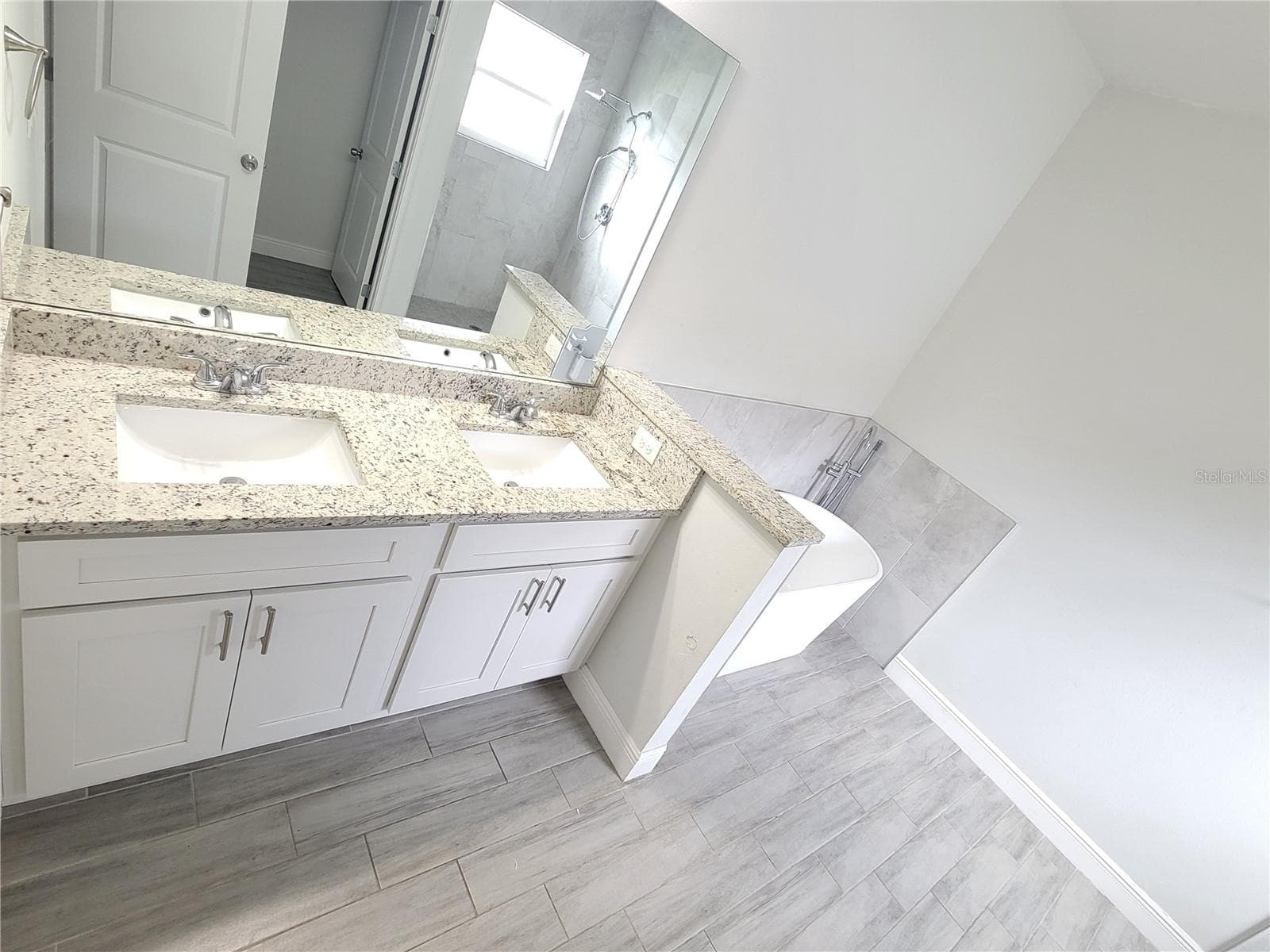 Double Sink - 1914 MANATEE LN, POINCIANA
