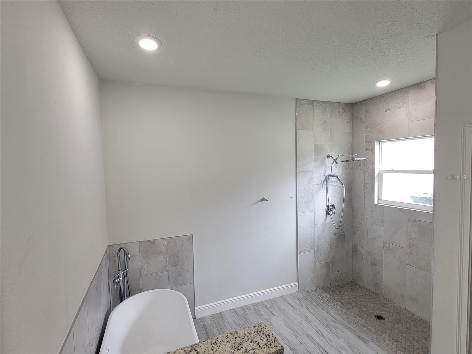 Large Shower - 1914 MANATEE LN, POINCIANA