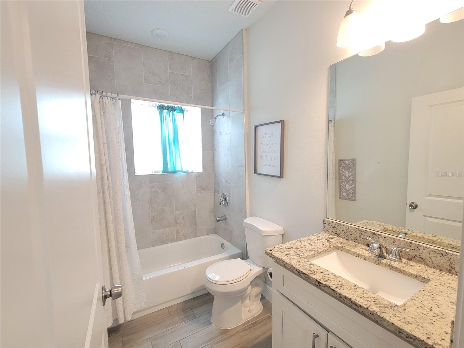 2nd Bathroom - 1914 MANATEE LN, POINCIANA