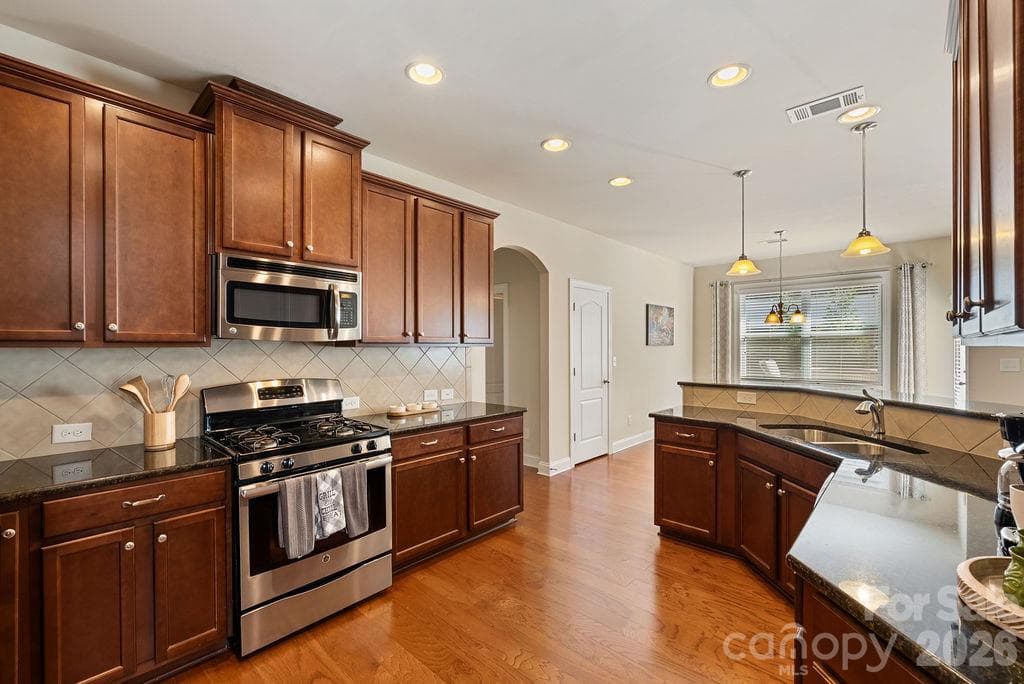 Single Family Residence at 7810 Grove Hall Avenue, Mint Hill, photo 14 of 38