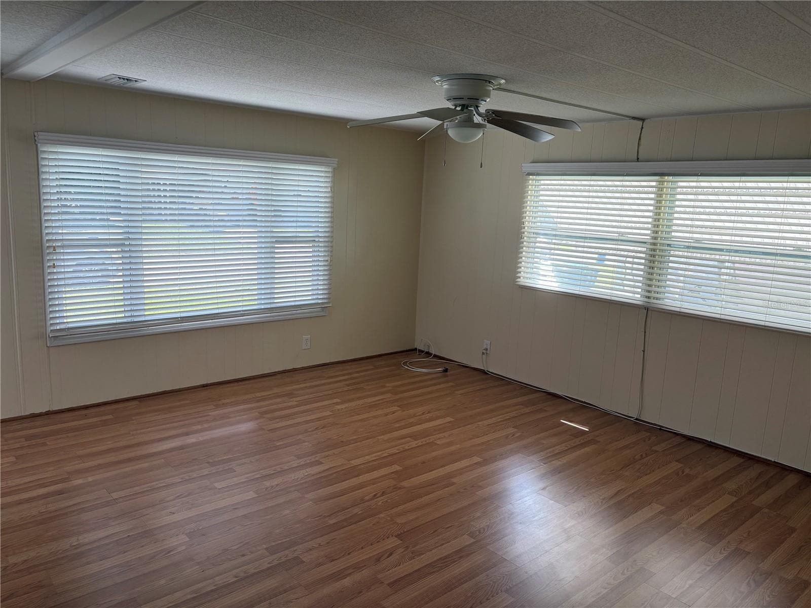 Living Room - 7507 DINSMORE ST, BROOKSVILLE