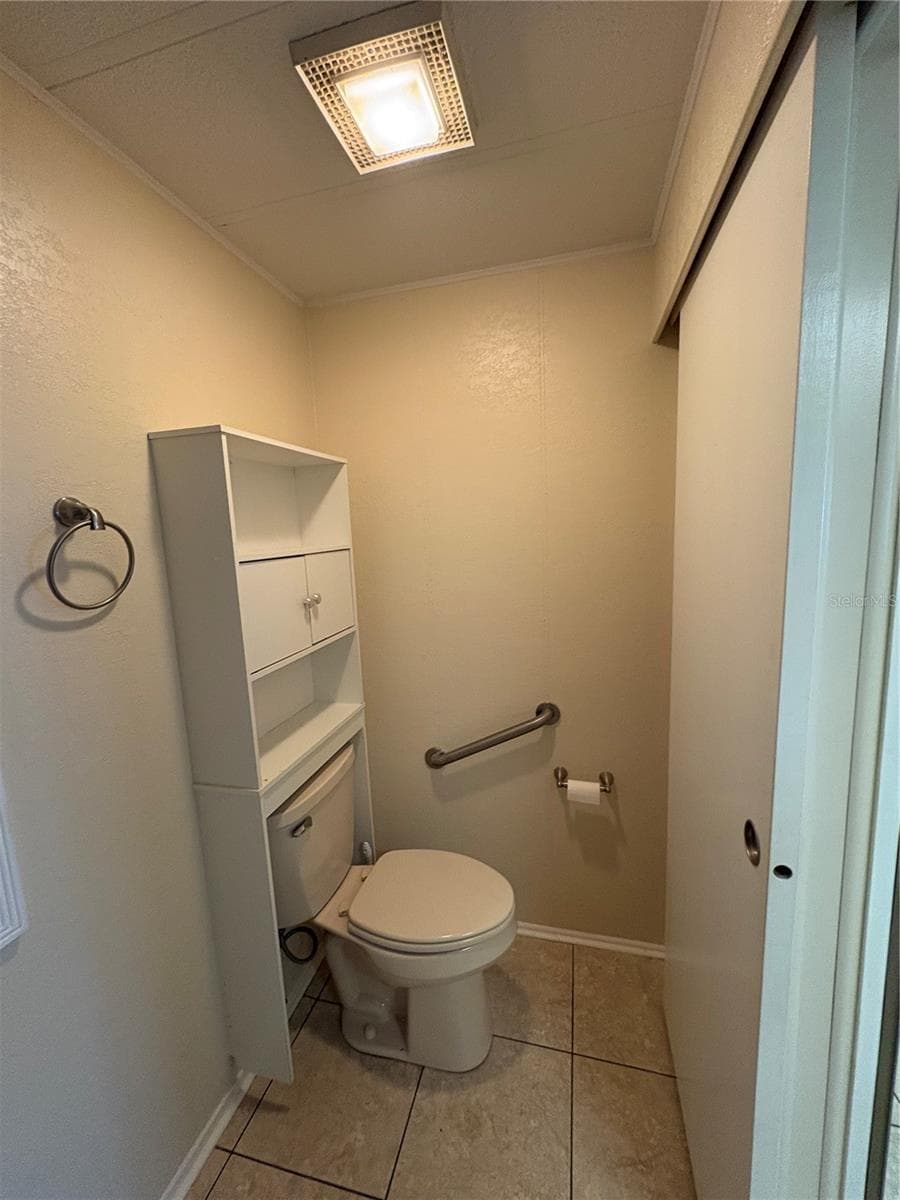Ensuite Bathroom - 7507 DINSMORE ST, BROOKSVILLE
