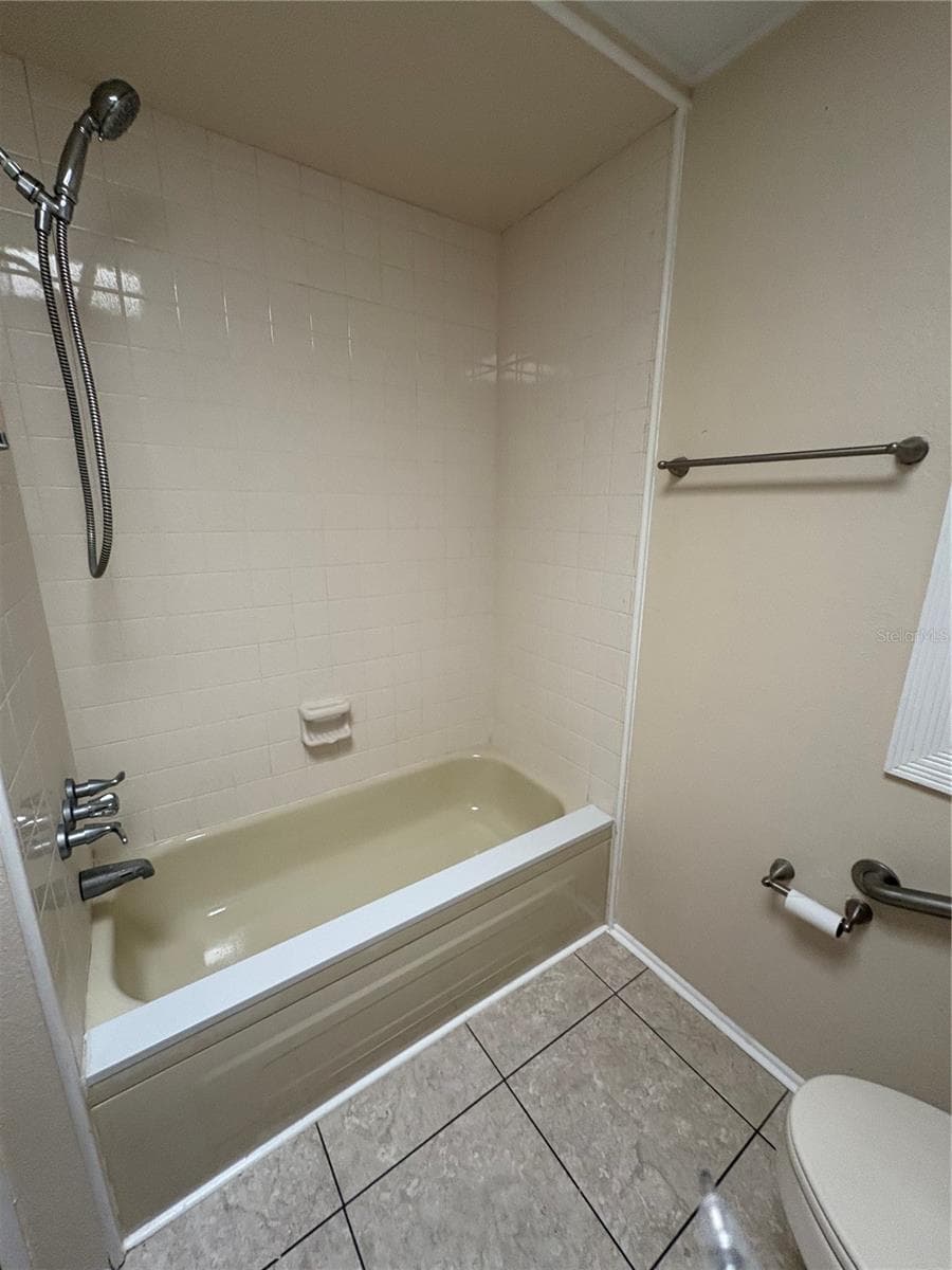 Main Bathroom - 7507 DINSMORE ST, BROOKSVILLE