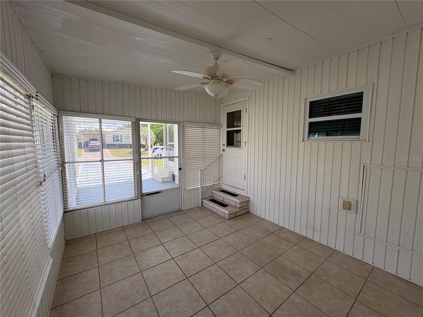 Florida Room - 7507 DINSMORE ST, BROOKSVILLE