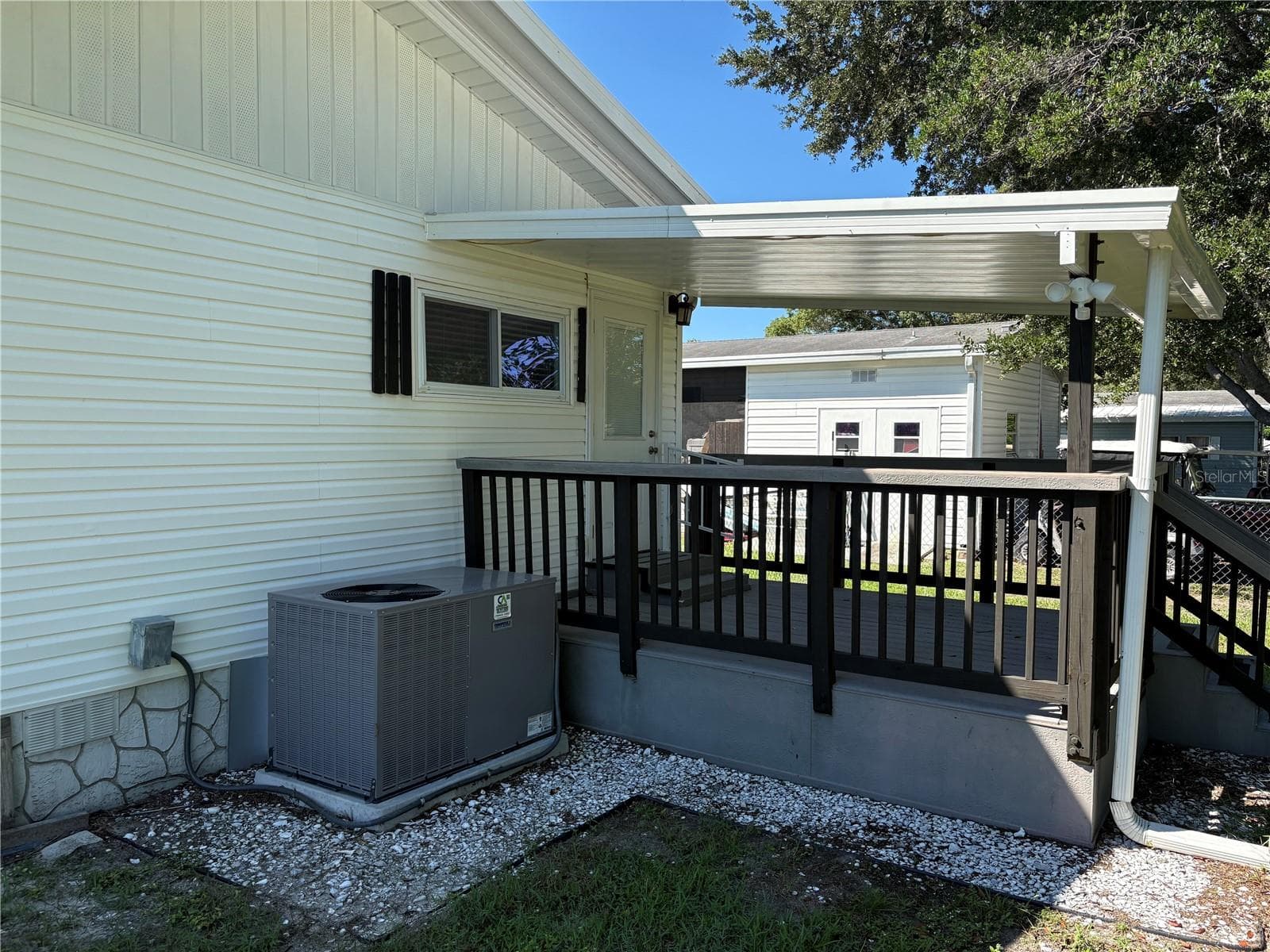 Back Porch - 7507 DINSMORE ST, BROOKSVILLE