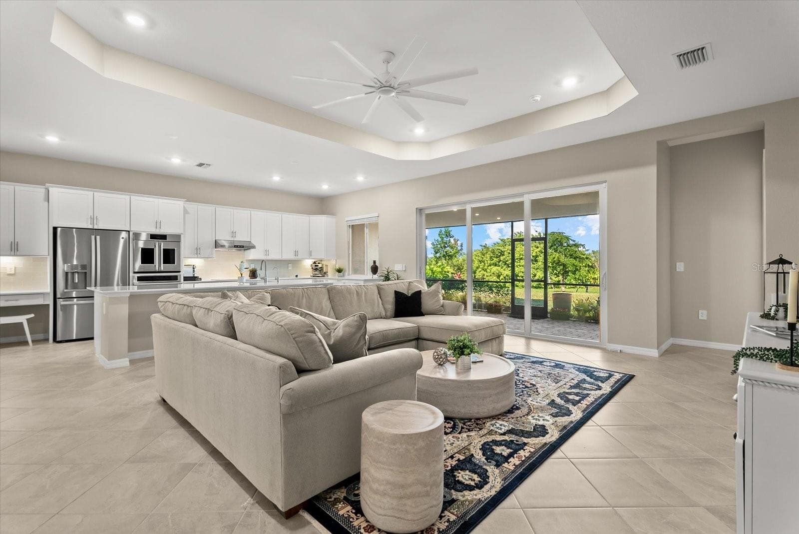 Single Family Residence at 17602 SANTORINI CT, VENICE, photo 4 of 63