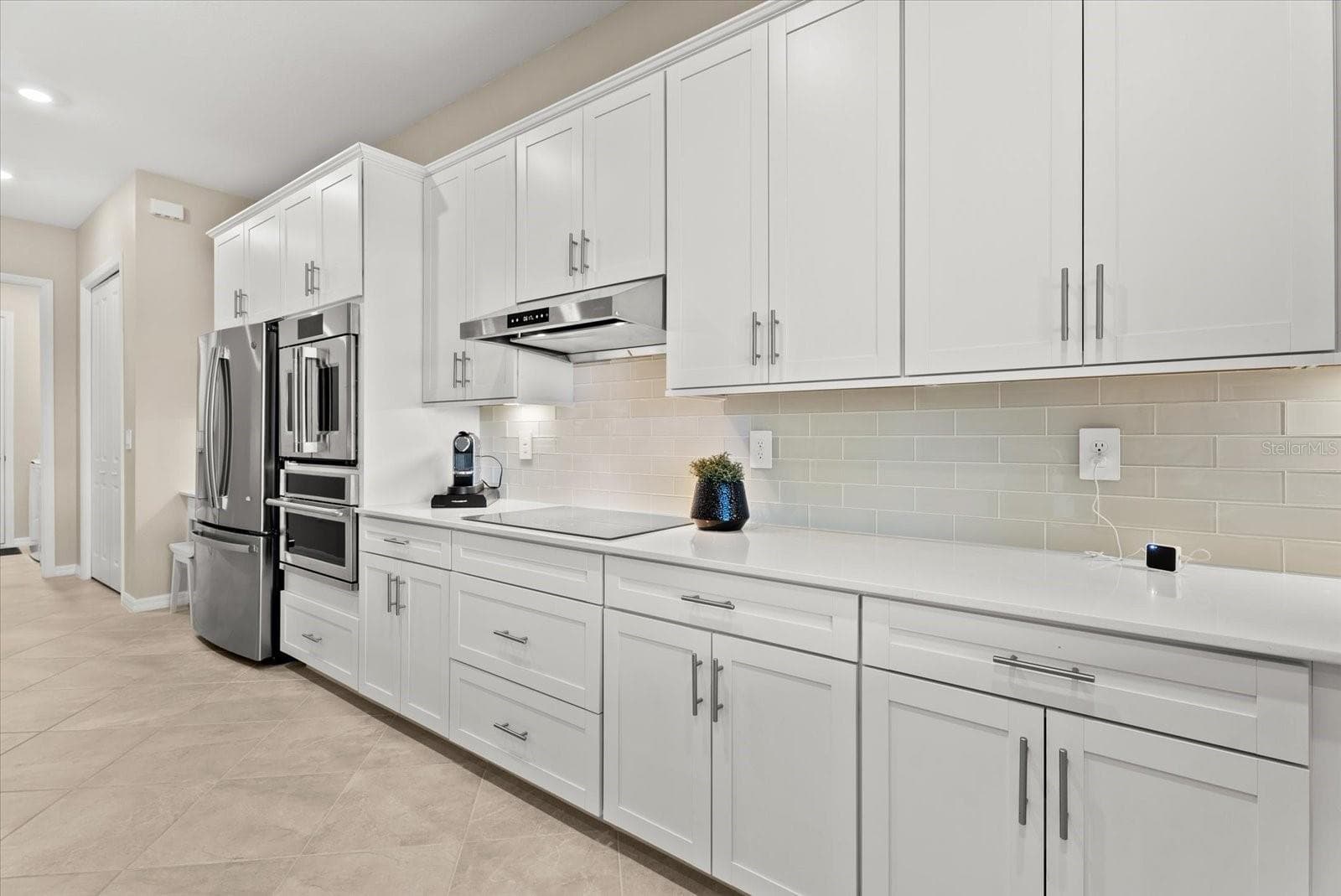 Single Family Residence at 17602 SANTORINI CT, VENICE, photo 10 of 63