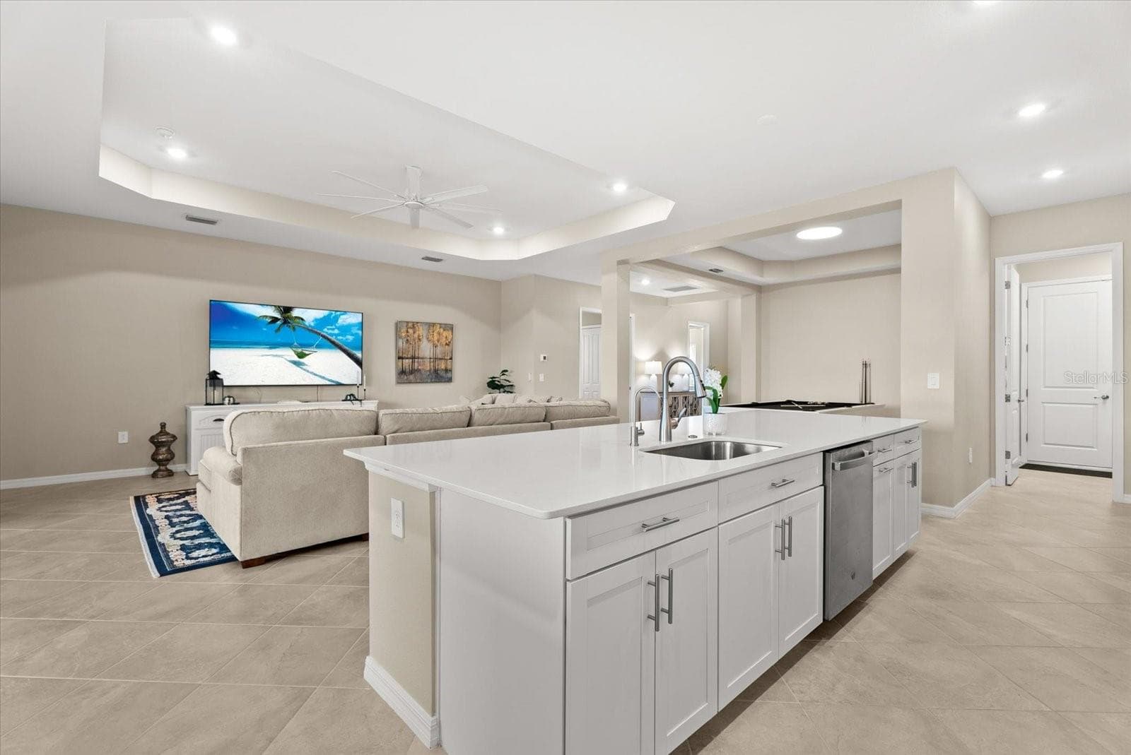 Single Family Residence at 17602 SANTORINI CT, VENICE, photo 11 of 63
