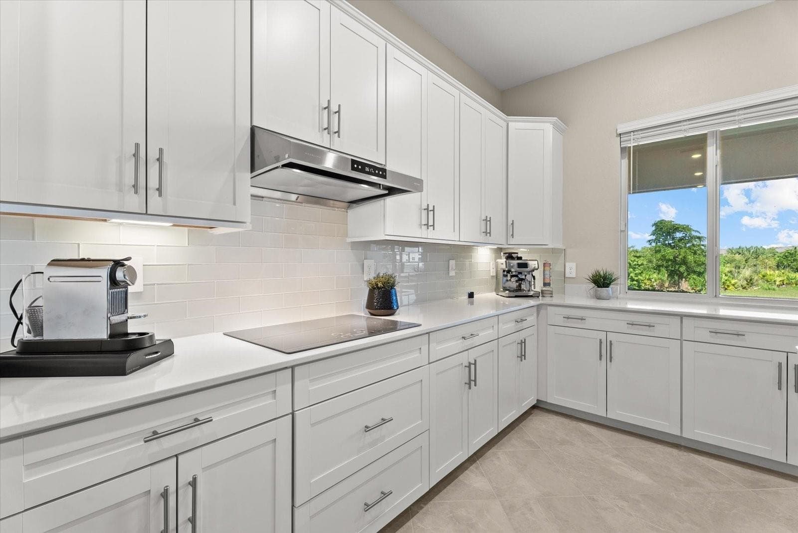 Single Family Residence at 17602 SANTORINI CT, VENICE, photo 13 of 63