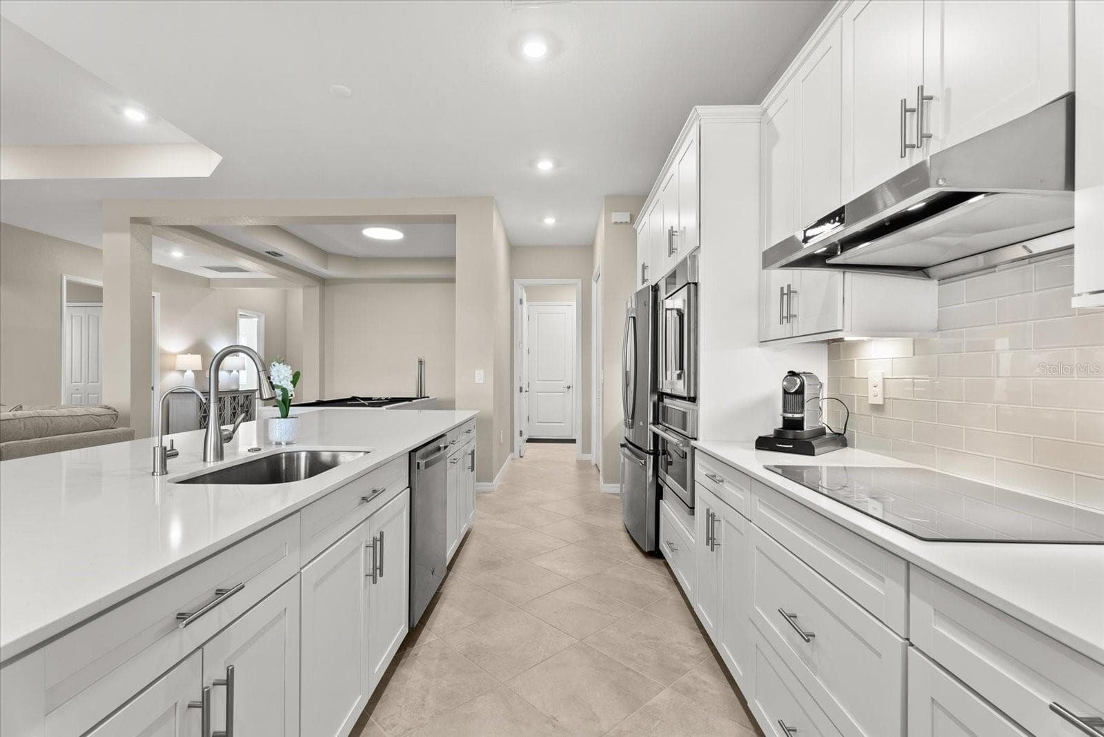 Single Family Residence at 17602 SANTORINI CT, VENICE, photo 14 of 63