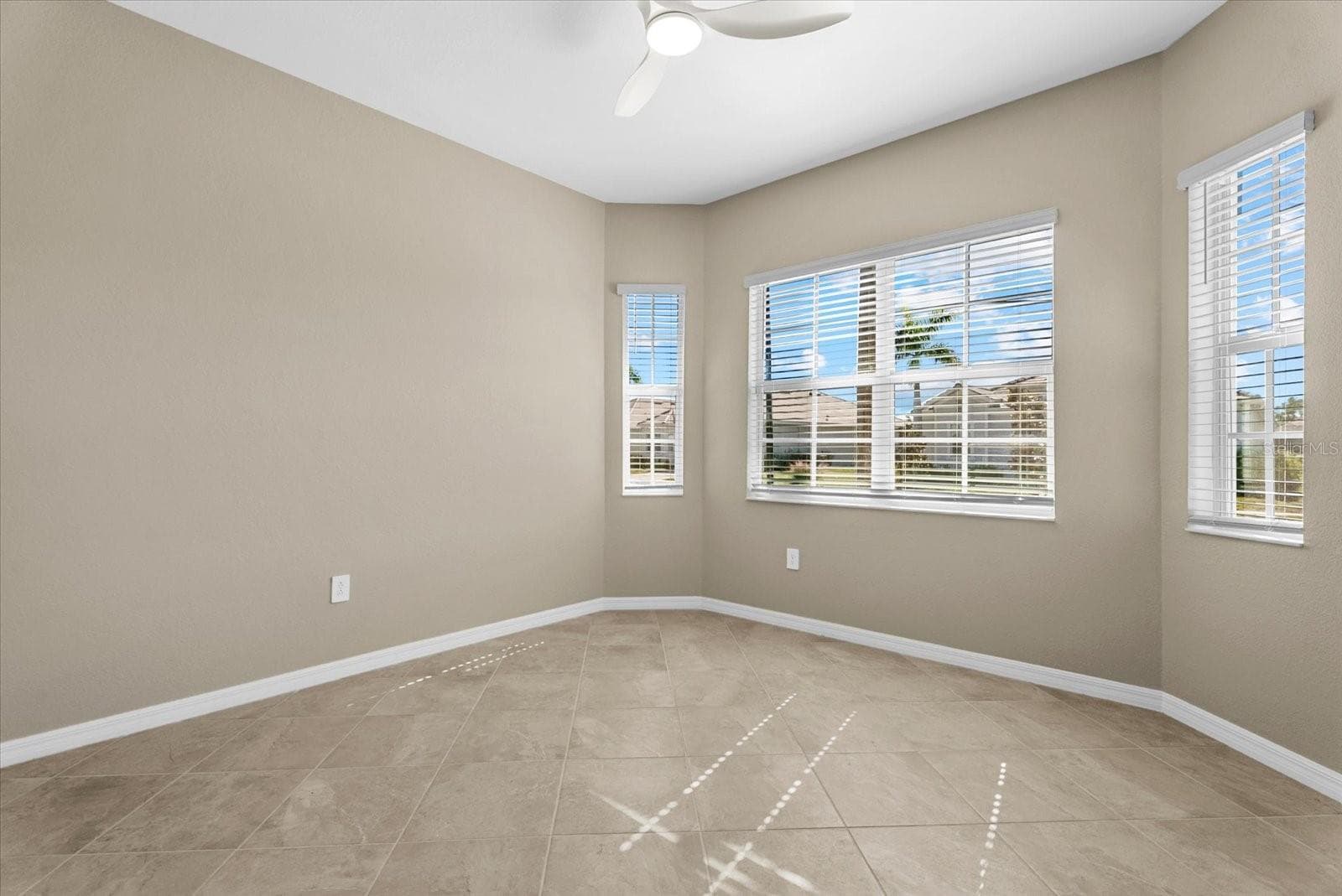 Single Family Residence at 17602 SANTORINI CT, VENICE, photo 26 of 63
