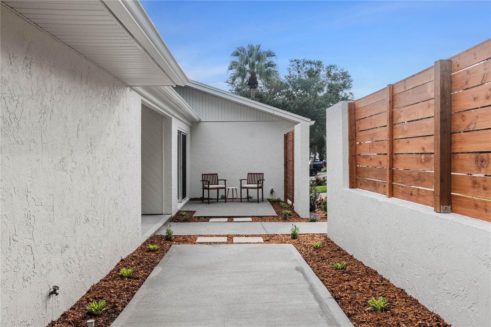 Single Family Residence at 832 BROOKWOOD DR, LAKELAND, photo 6 of 39