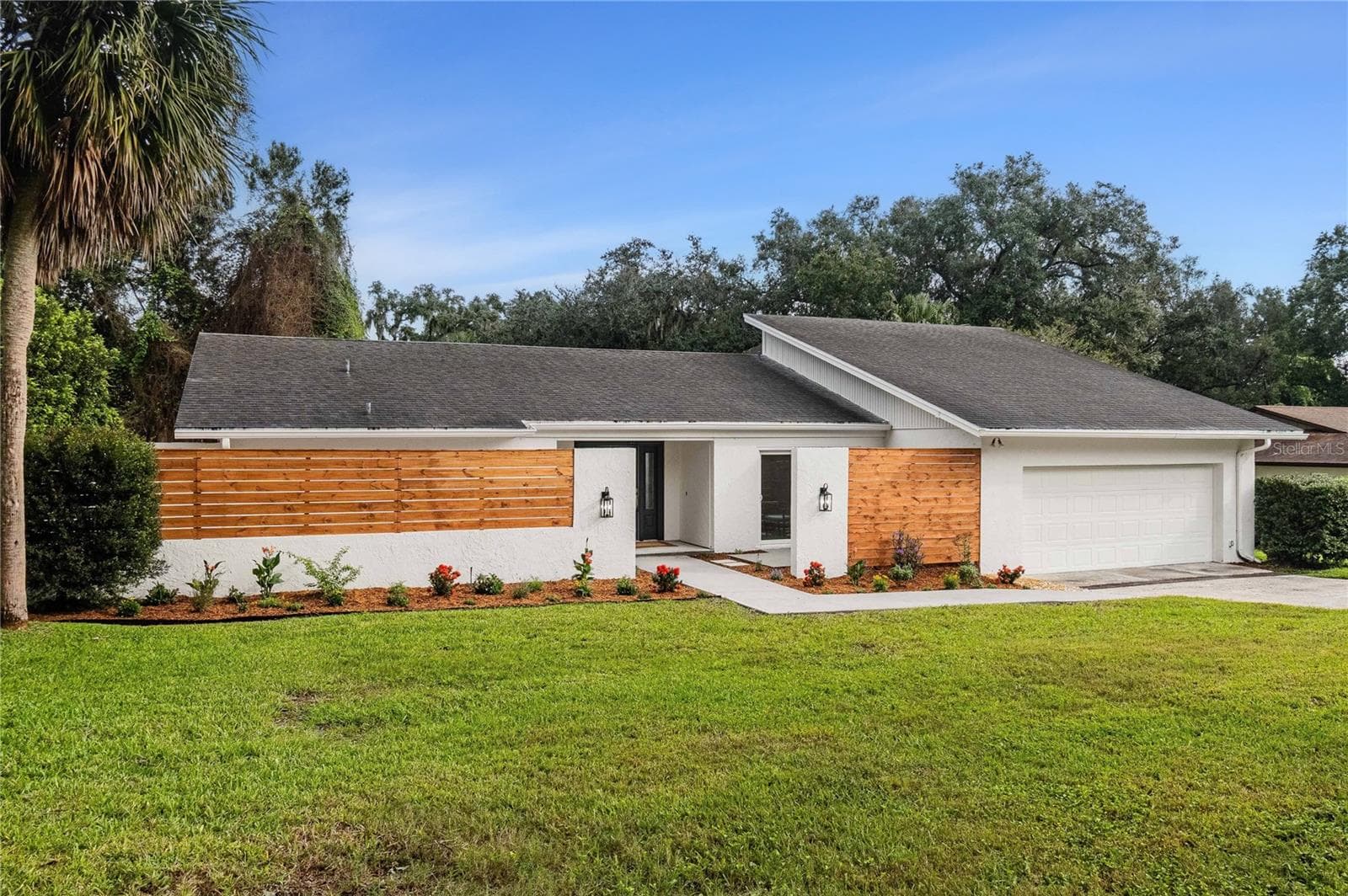 Single Family Residence at 832 BROOKWOOD DR, LAKELAND, photo 13 of 39
