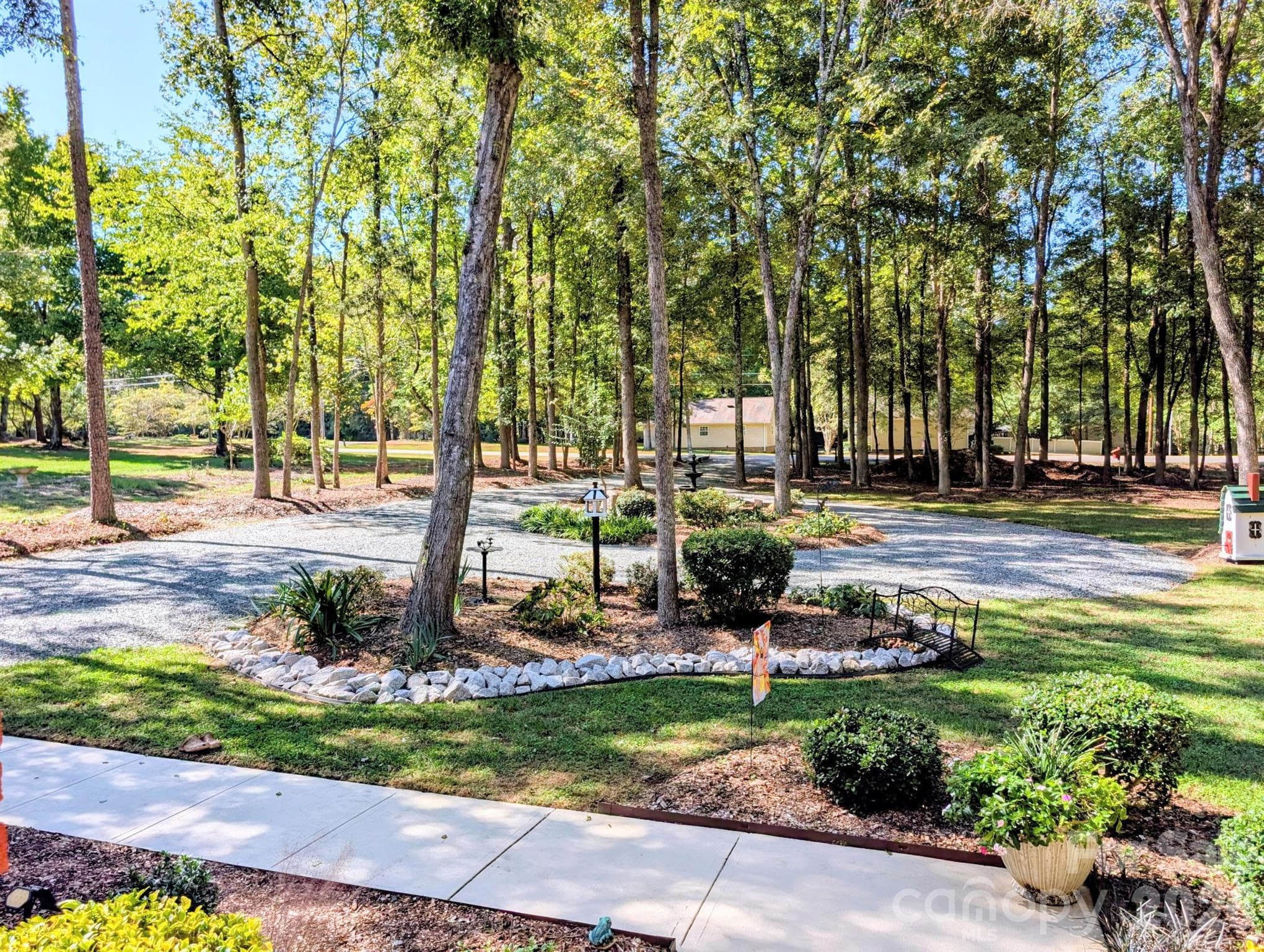 Single Family Residence at 6611 Providence Road S, Waxhaw, photo 6 of 47