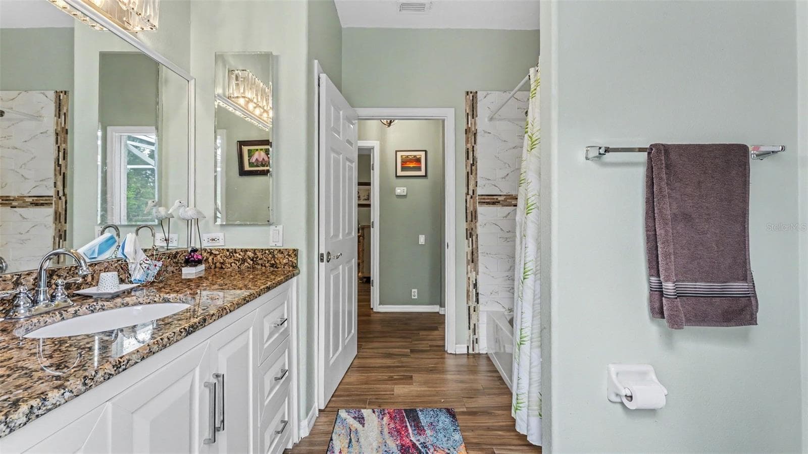 Hall bathroom - 6626 ROYAL FOREST DR, LAKELAND