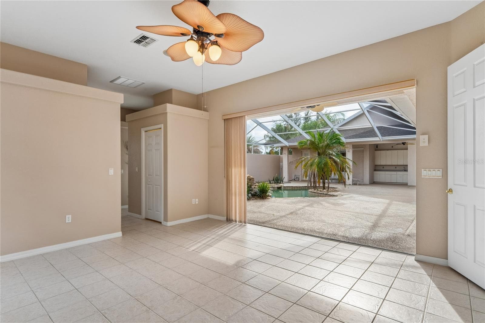Owner's Suite with private sliders - 10120 SHORTLEAF CT, WEEKI WACHEE