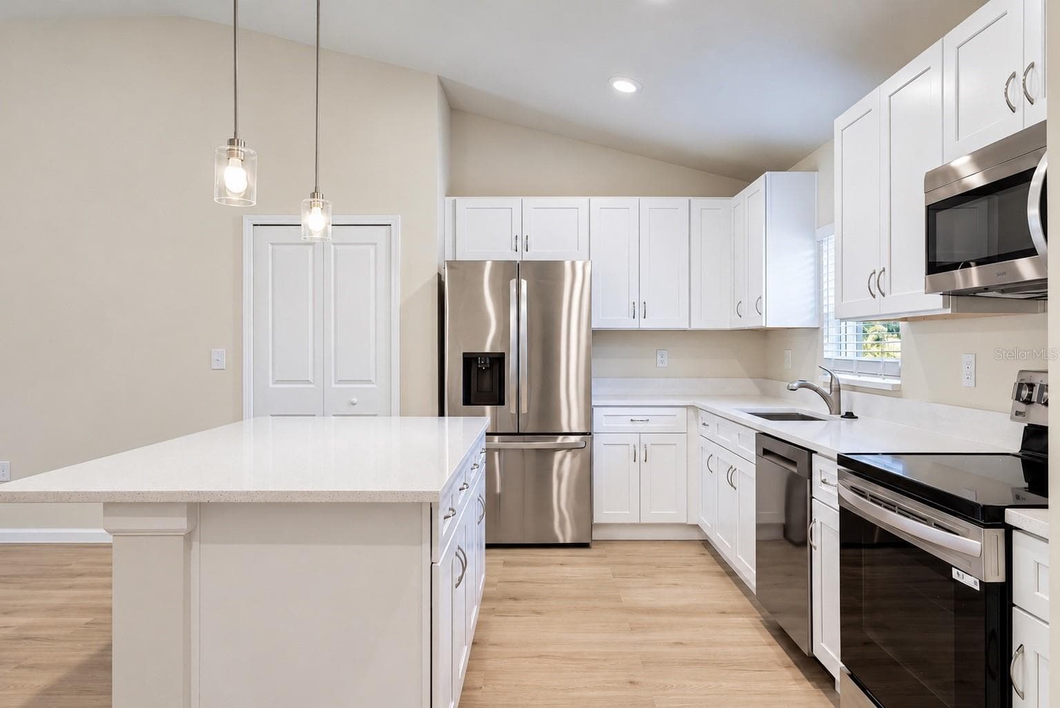 Single Family Residence at 922 S COUNTY ROAD 419, CHULUOTA, photo 15 of 41