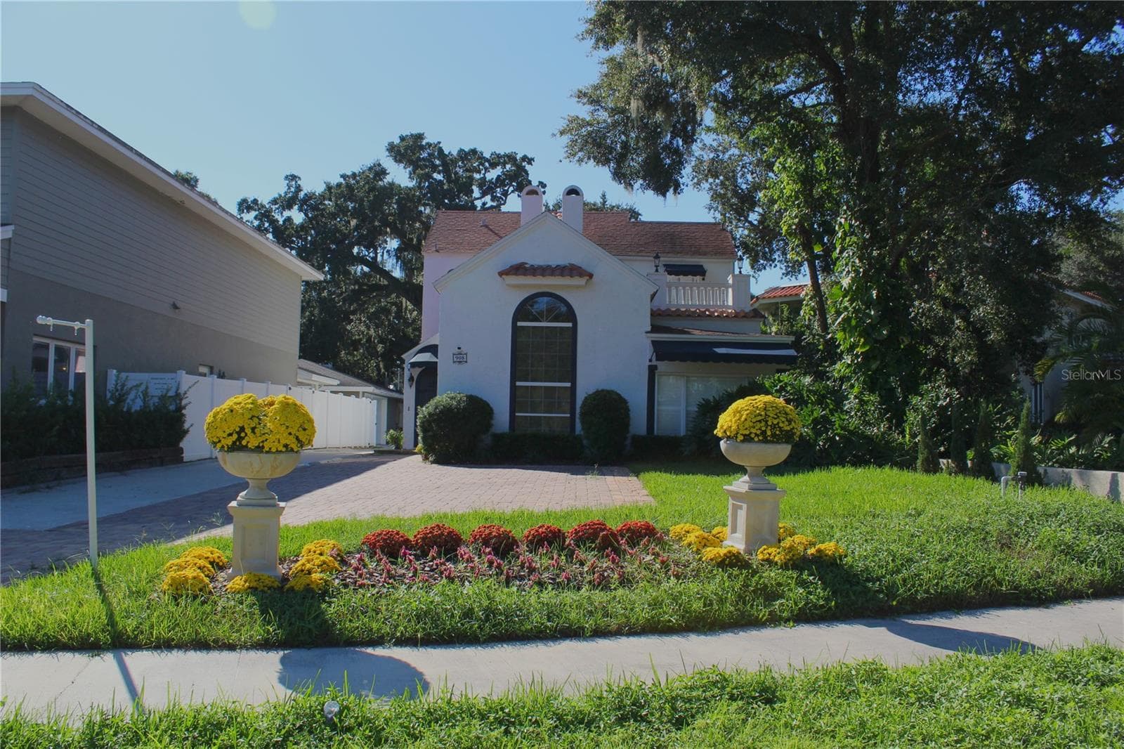 Single Family Residence at 908 S SUMMERLIN AVE, ORLANDO, photo 4 of 60