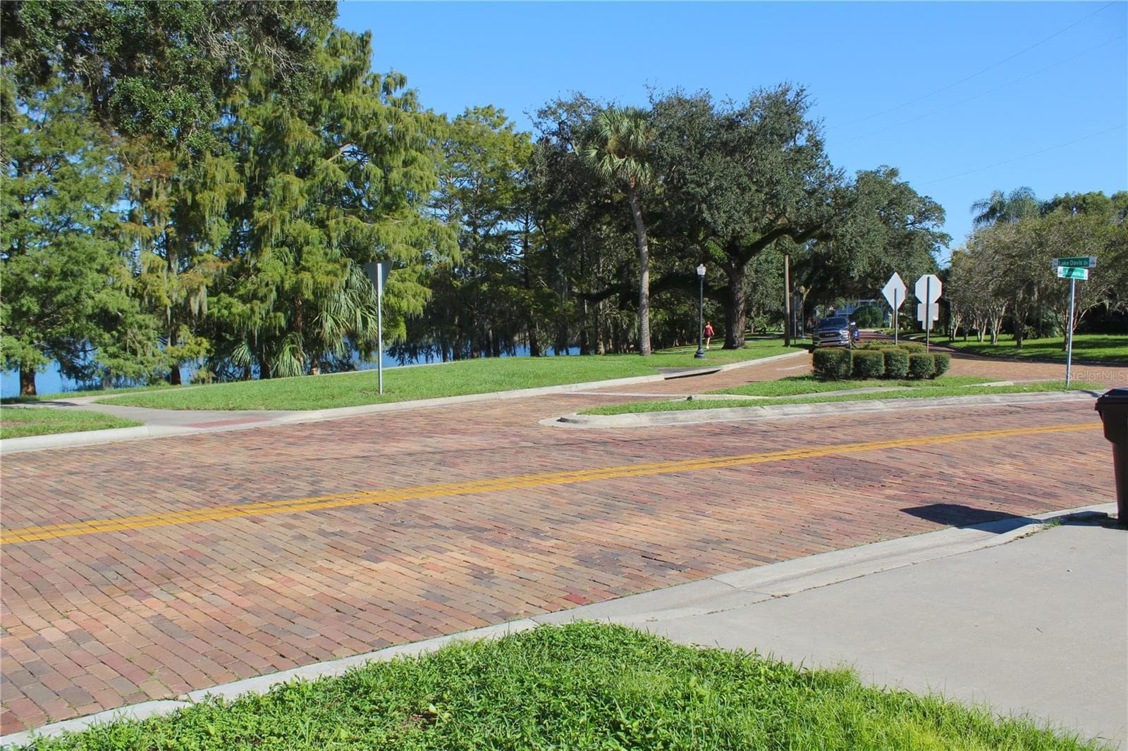 Single Family Residence at 908 S SUMMERLIN AVE, ORLANDO, photo 59 of 60
