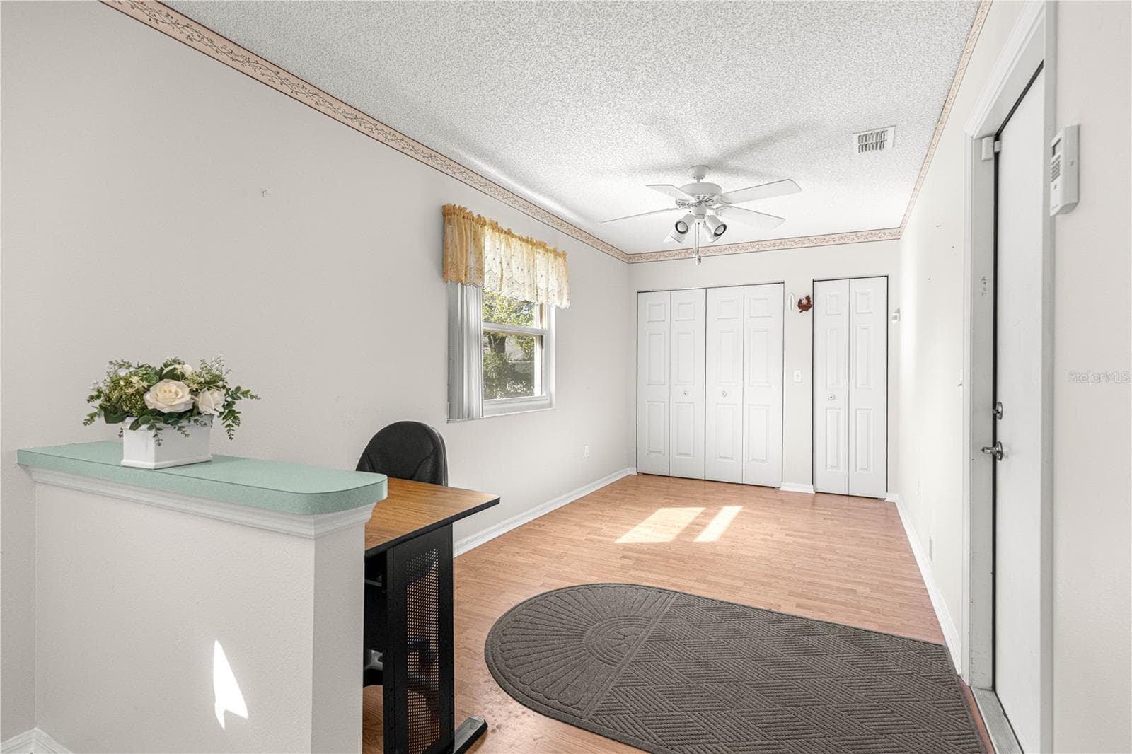 Additional bonus area to set up an office or just more living area - 6164 SW 84 LN, OCALA