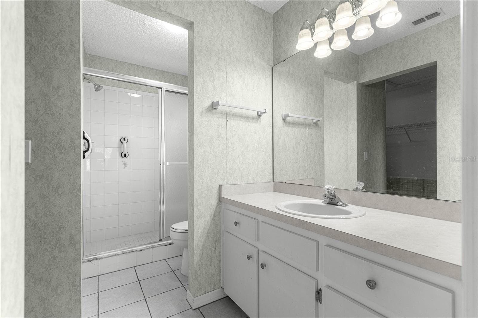 Private Bath in the Primary Bedroom - 6164 SW 84 LN, OCALA