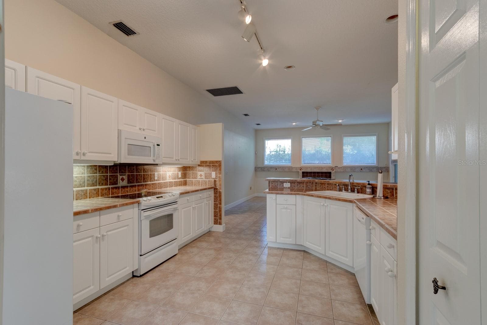Kitchen - 751 CALLE GRANDE ST, ORMOND BEACH