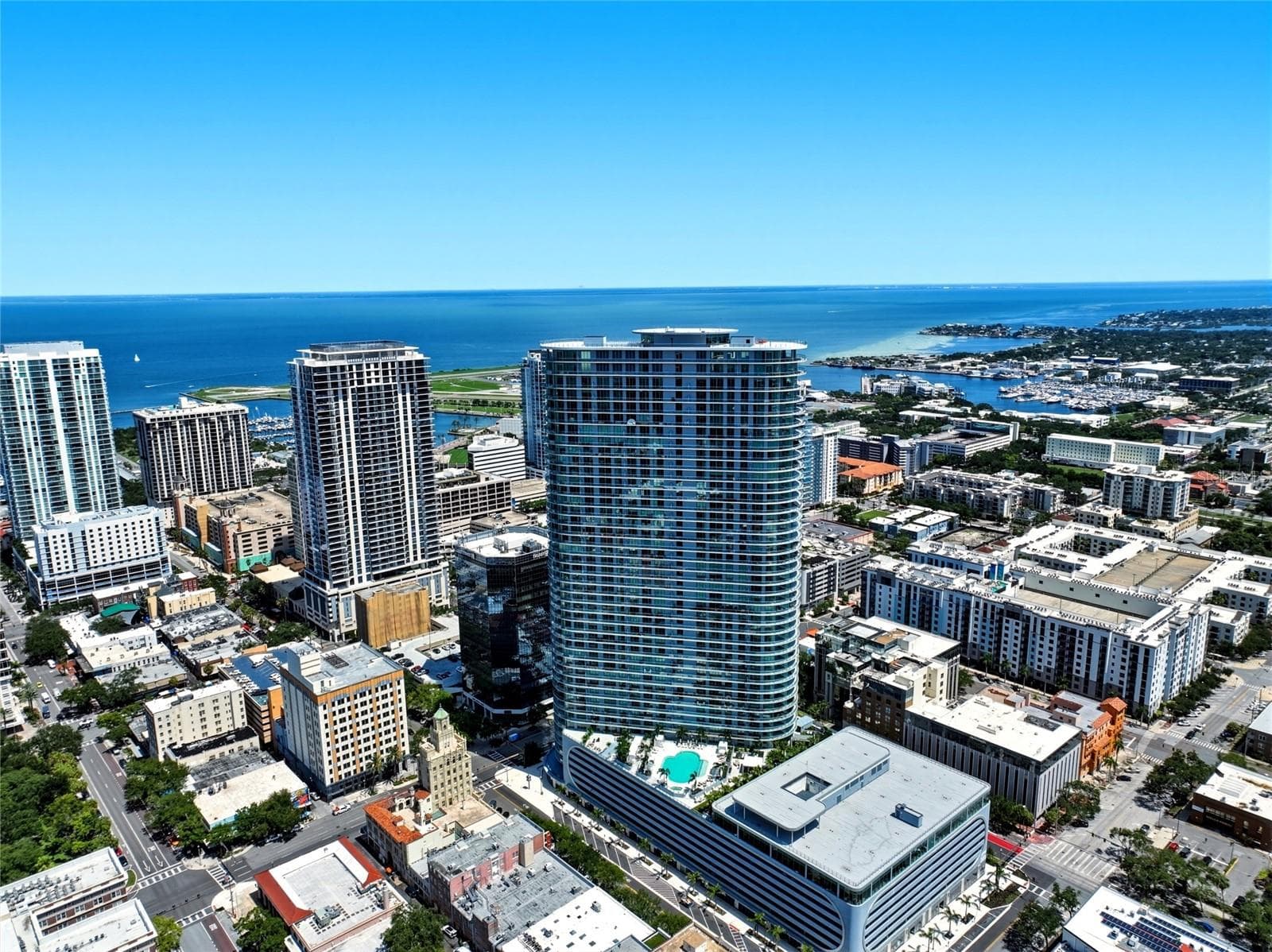 400 CENTRAL AVE #301