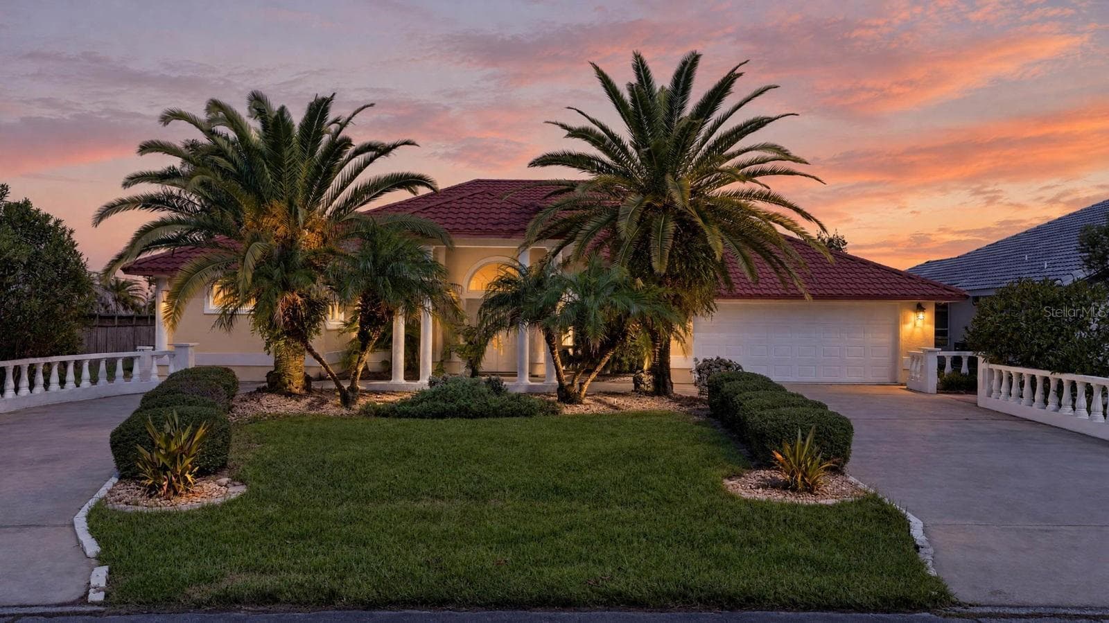 Stunning Twilight Curb Appeal - 74 COVINGTON LN, PALM COAST