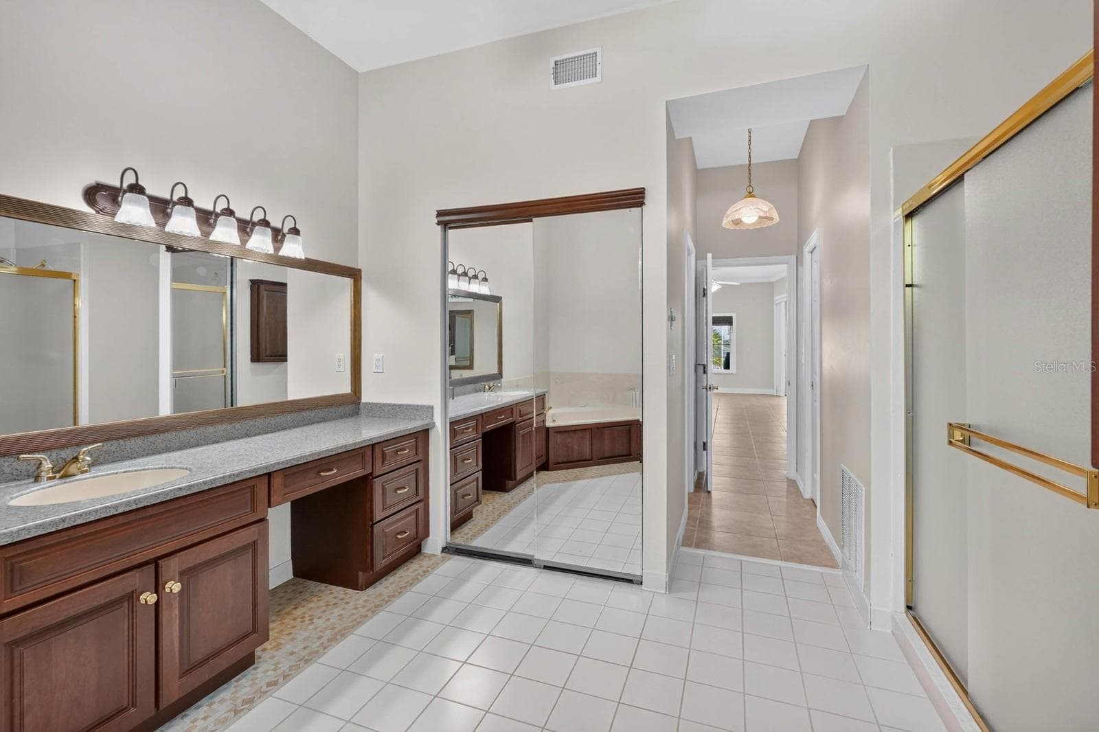 Spacious Primary Bathroom Suite - 74 COVINGTON LN, PALM COAST