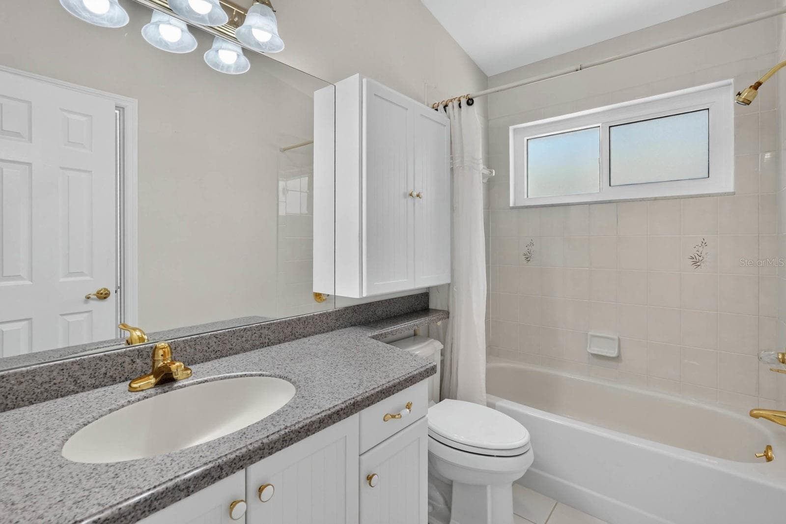 Full Bathroom With Tub Shower - 74 COVINGTON LN, PALM COAST