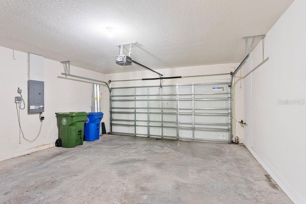 Garage - 5024 SAN PALERMO DR, BRADENTON