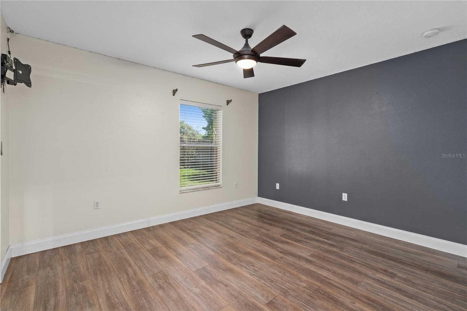 Single Family Residence at 5252 MENTMORE, SPRING HILL, photo 40 of 57