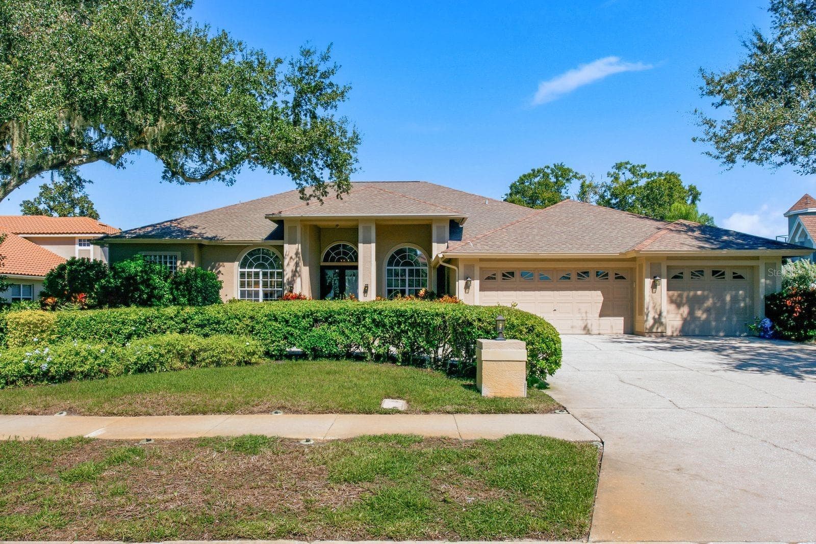 Front of House - 3763 EXECUTIVE DR, PALM HARBOR