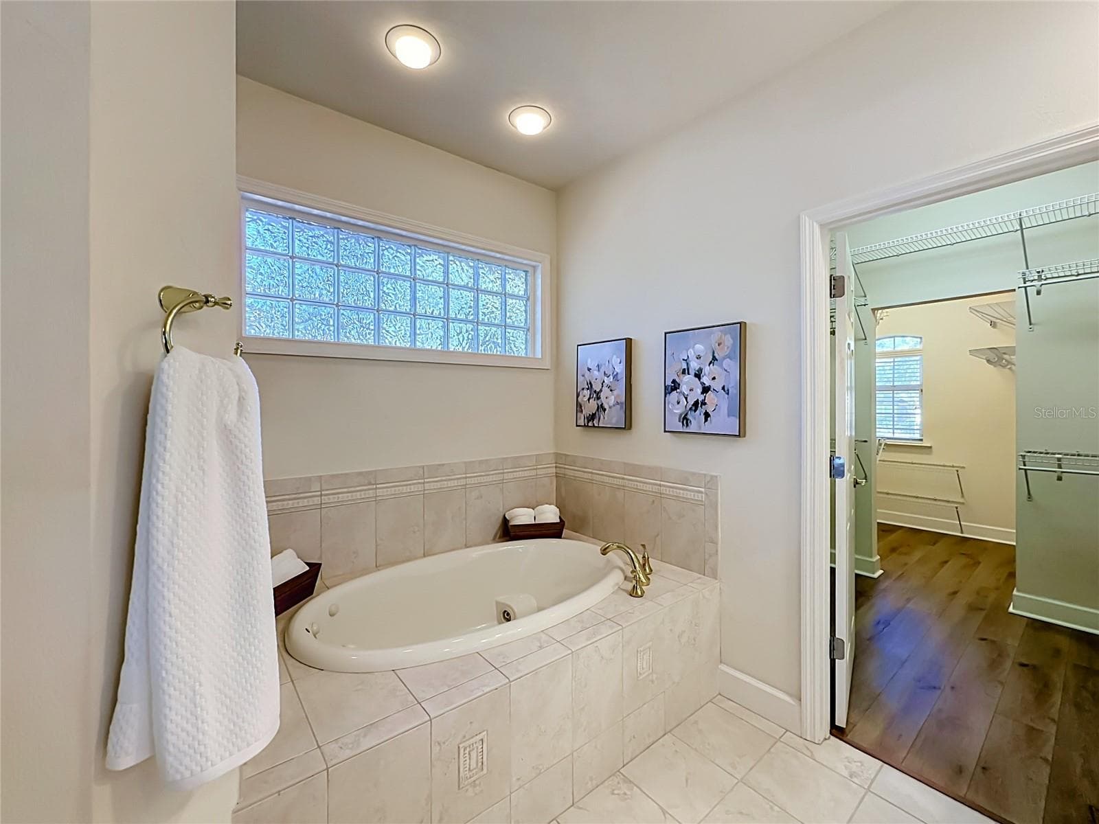 Master bathroom - 3680 SW 86TH ST, GAINESVILLE