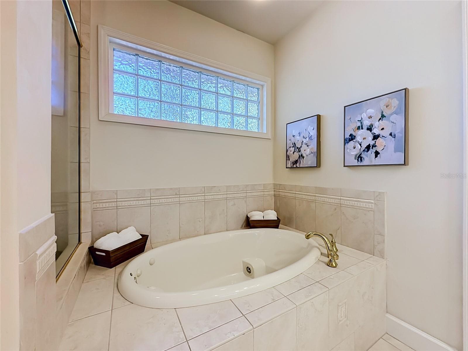 Master bathroom - 3680 SW 86TH ST, GAINESVILLE