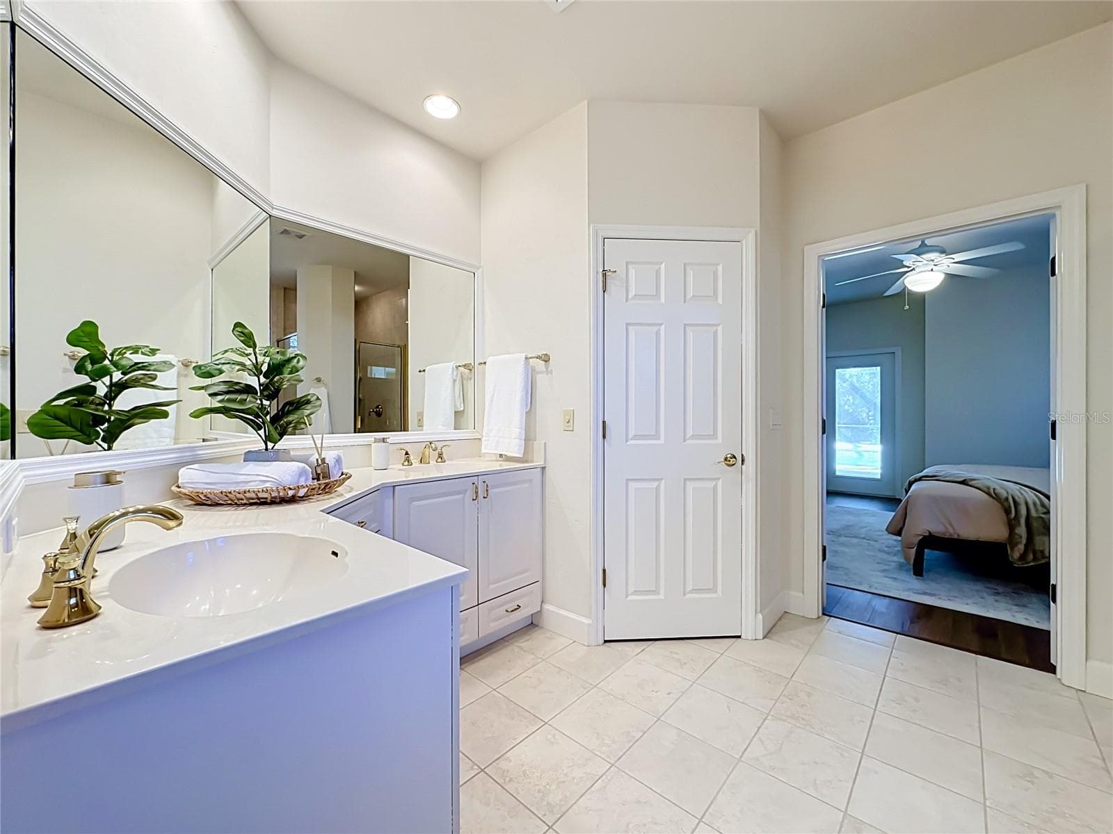 Master bathroom - 3680 SW 86TH ST, GAINESVILLE