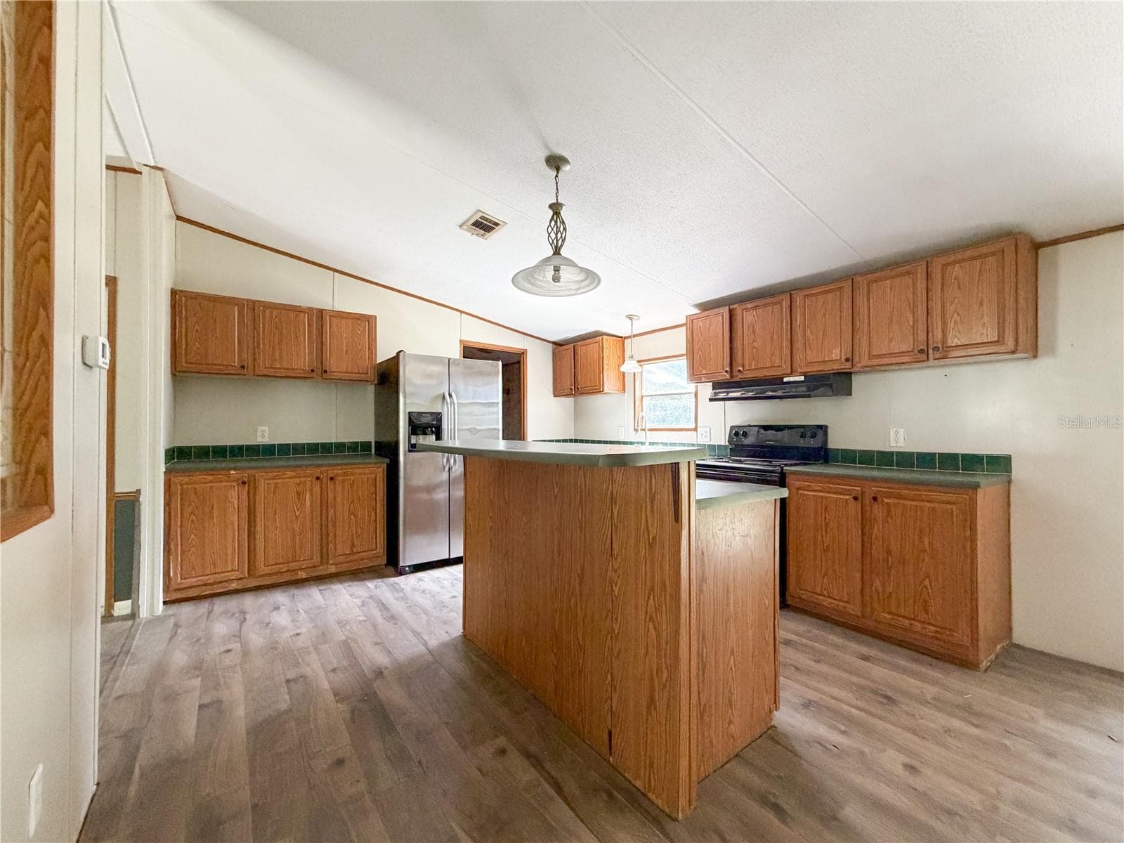 Manufactured Home at 19413 SW STATE ROAD 47, FORT WHITE, photo 14 of 25