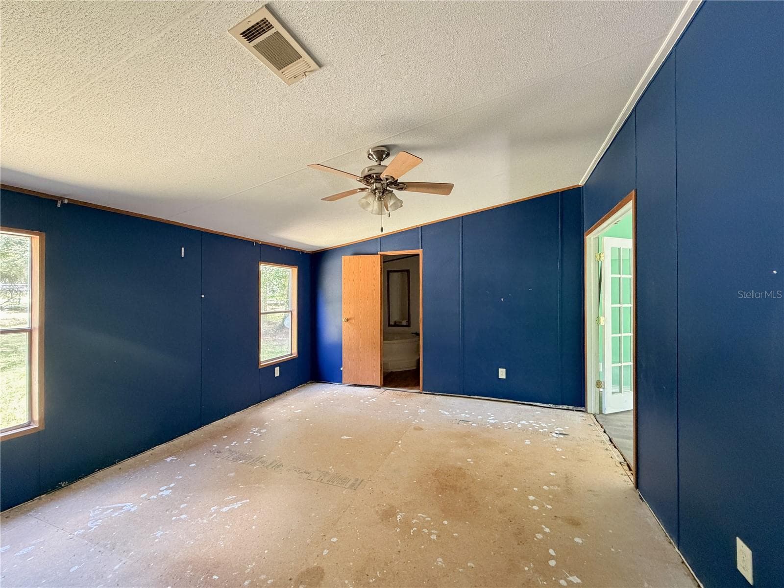 Manufactured Home at 19413 SW STATE ROAD 47, FORT WHITE, photo 17 of 25
