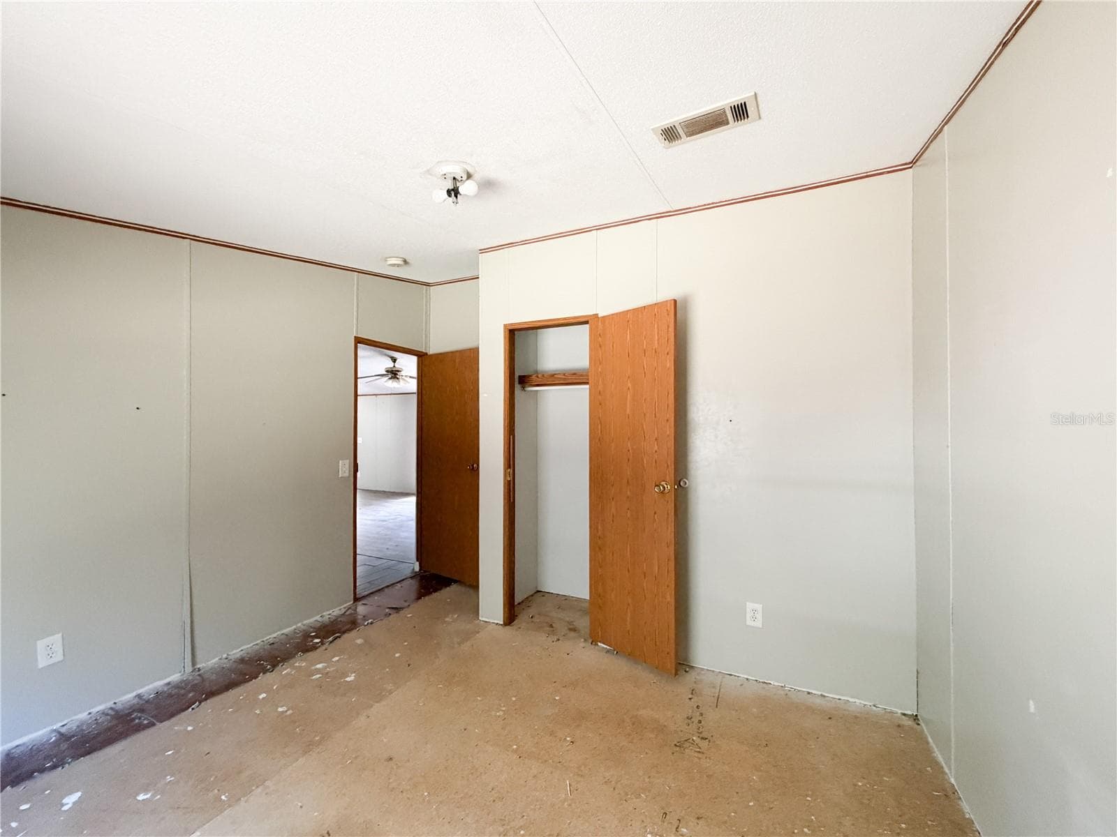 Manufactured Home at 19413 SW STATE ROAD 47, FORT WHITE, photo 23 of 25