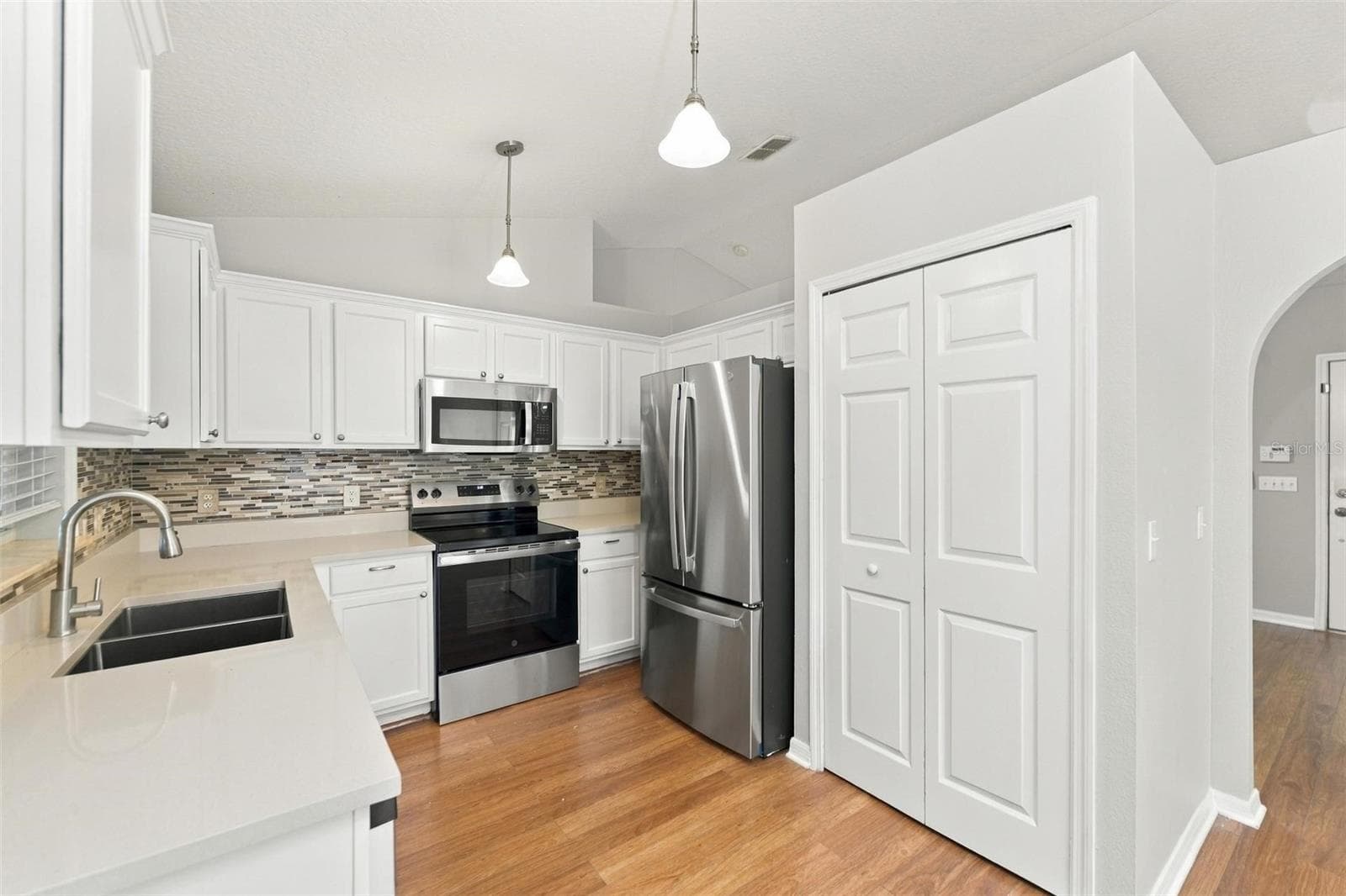 Single Family Residence at 1206 STONEWATER CIR, OCOEE, photo 17 of 40