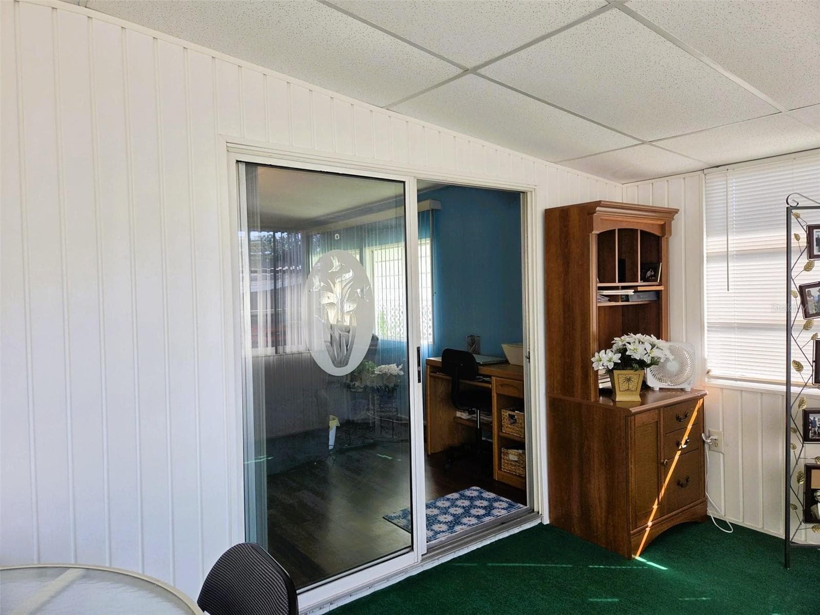 Sliders inot the home from lanai - 3309 OAKWOOD BLVD S, SARASOTA