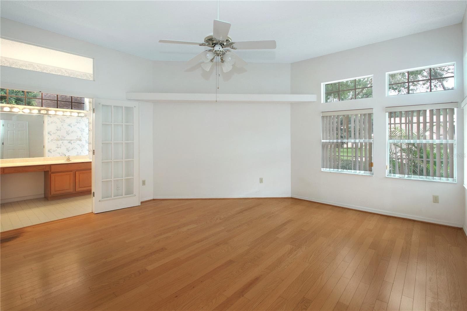 Single Family Residence at 3924 LAKE MIRAGE BLVD, ORLANDO, photo 4 of 36