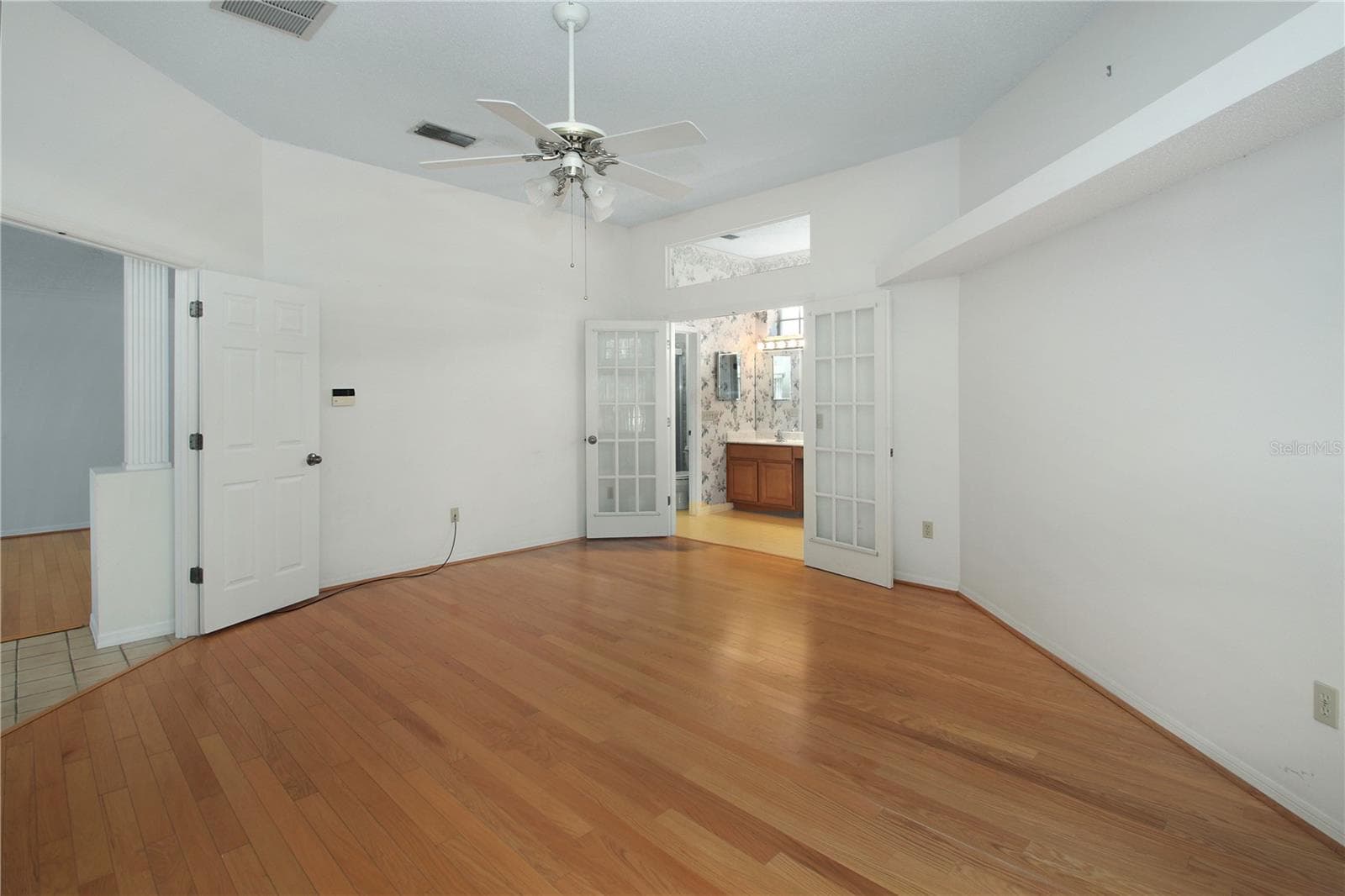 Single Family Residence at 3924 LAKE MIRAGE BLVD, ORLANDO, photo 5 of 36