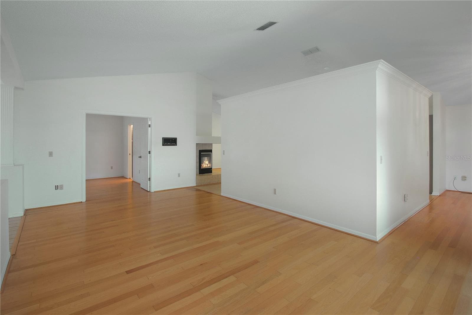 Single Family Residence at 3924 LAKE MIRAGE BLVD, ORLANDO, photo 12 of 36