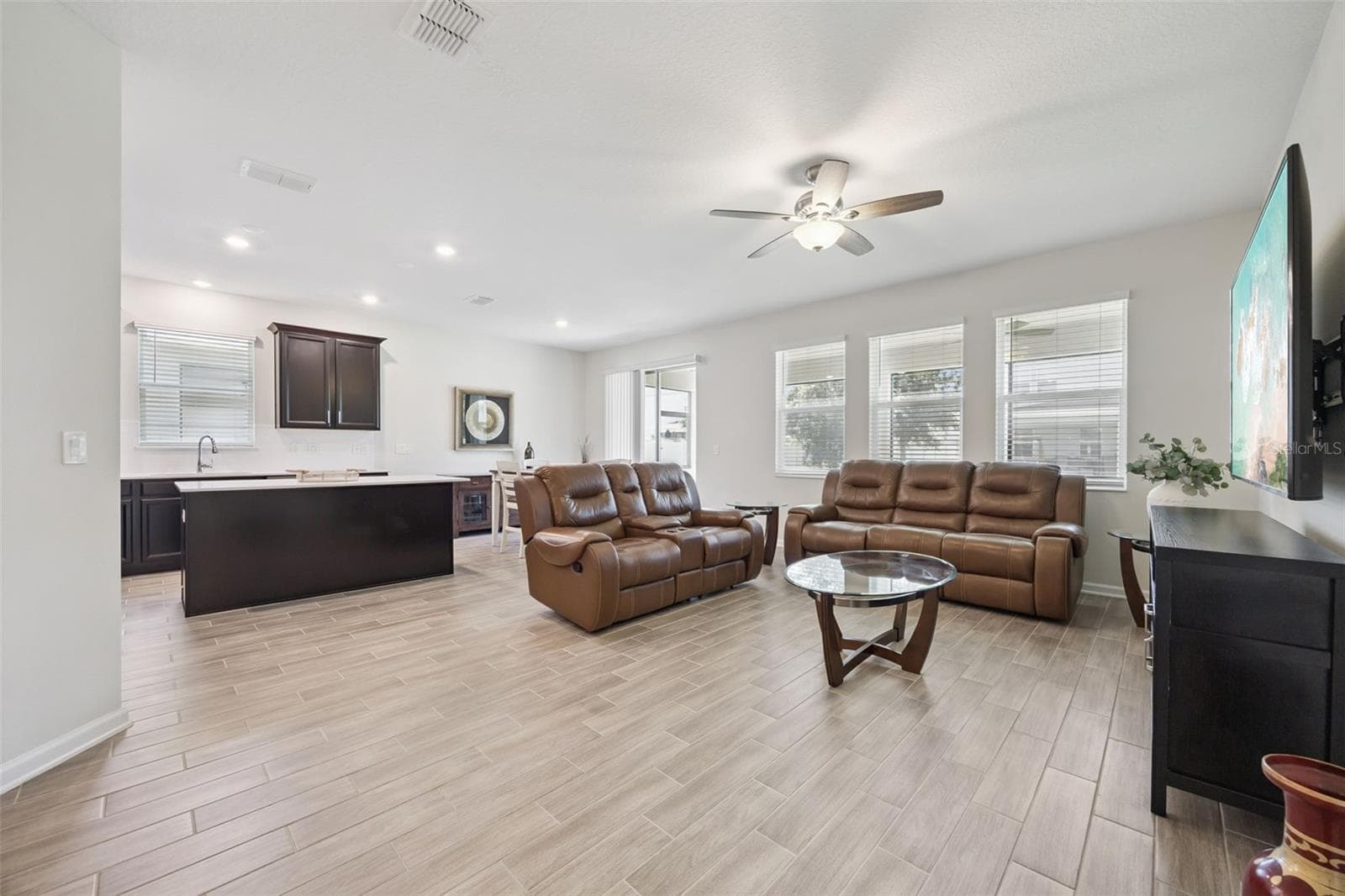 Spacious Open Floor Plan - 5309 AMERSHAM LN, ST CLOUD