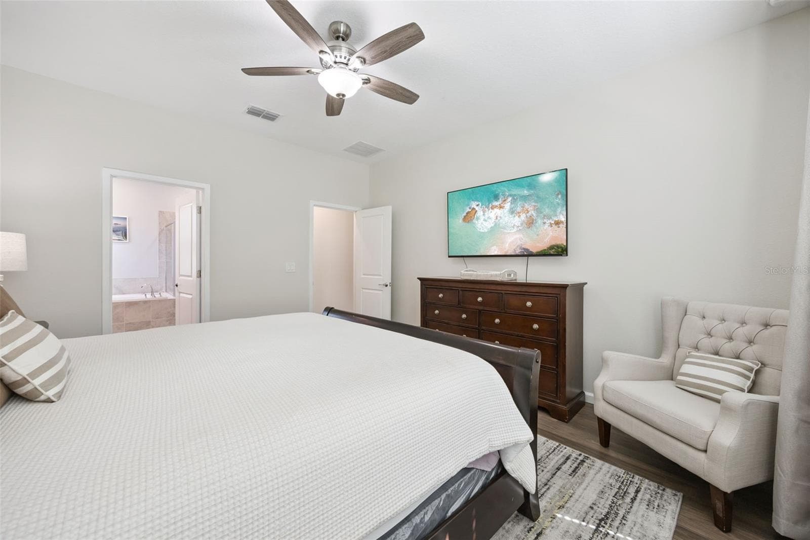 Primary Bedroom & View to EnSuite - 5309 AMERSHAM LN, ST CLOUD