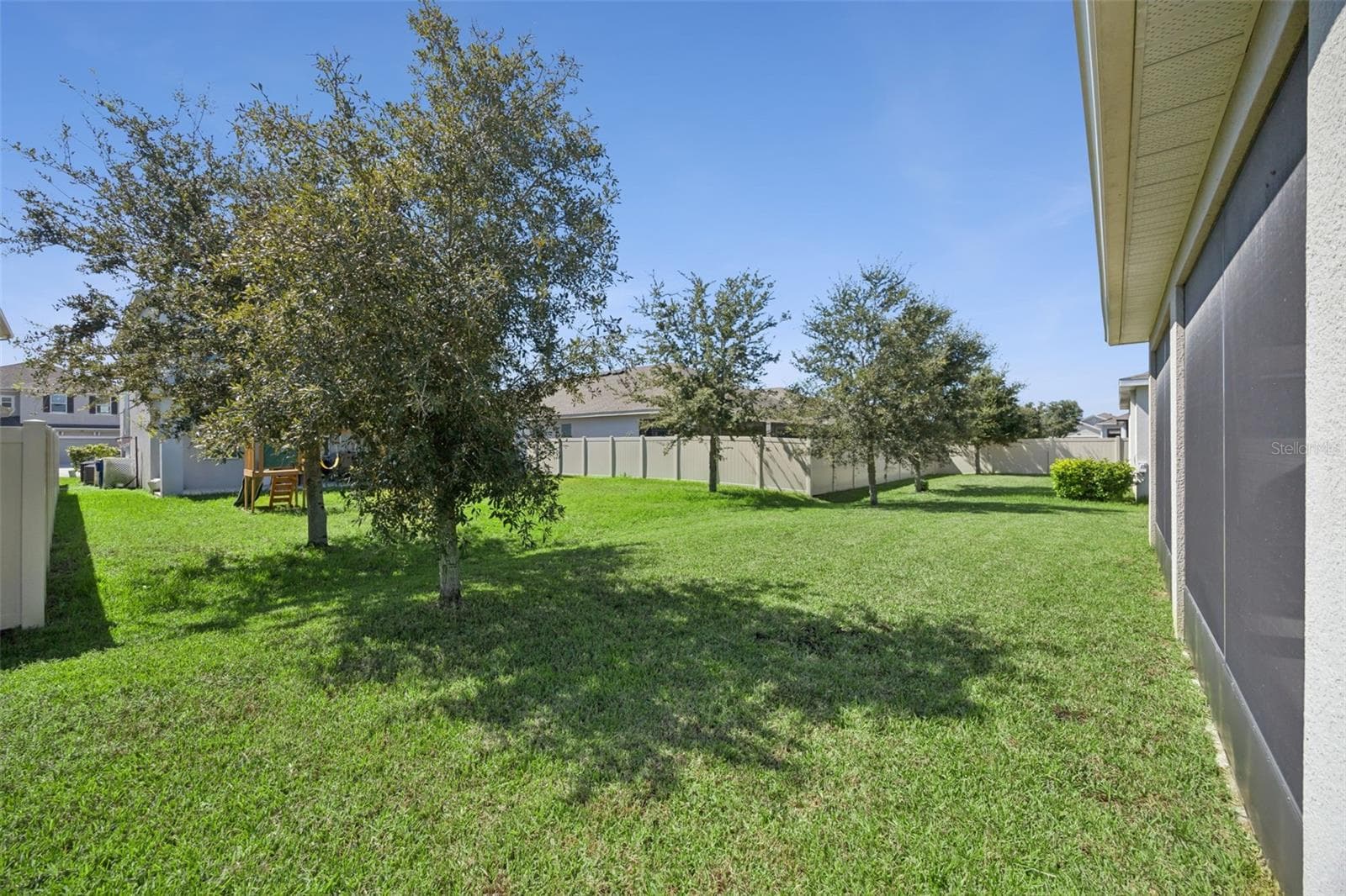 Oak Tree & Well Maintained Lawn - 5309 AMERSHAM LN, ST CLOUD